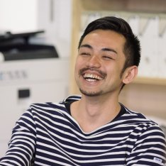 林 曉甫（はやしあきお）キュレーター